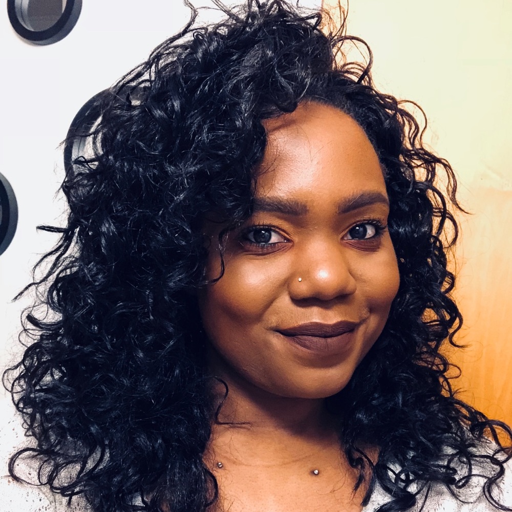 Meet your Posher, Yvette